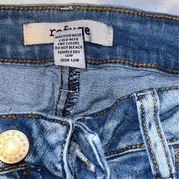 Distressed Jeans by Refuge, size 8 - Picture 3 of 11